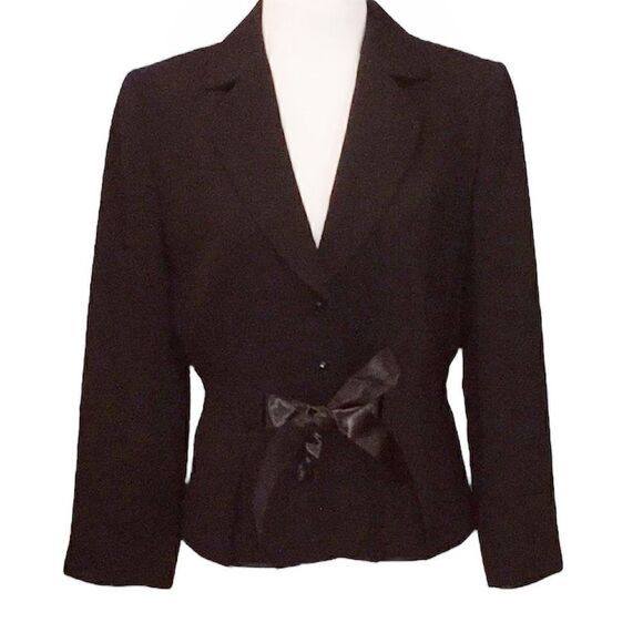 Tahari Jackets & Blazers - Nwt Tahari Lester blazer sz 6 black